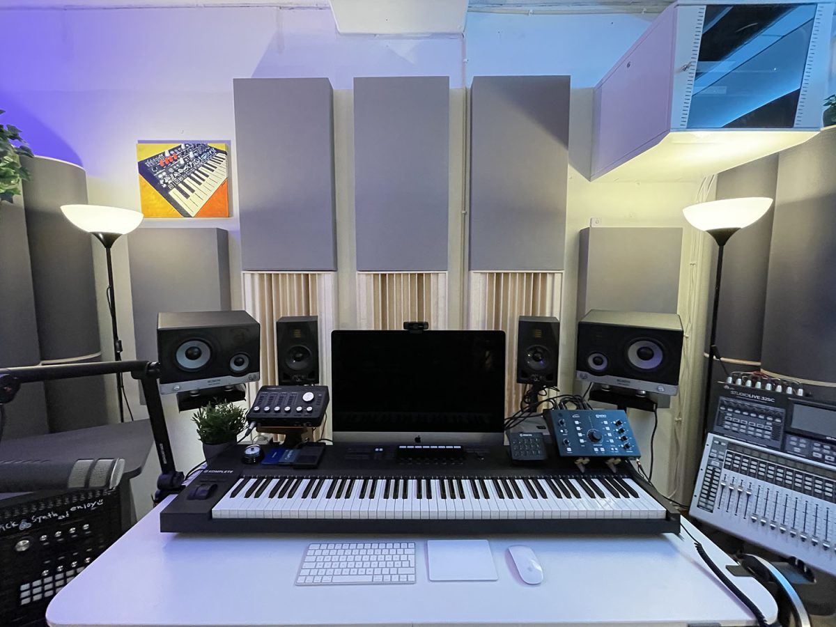 Breitbandige Akustikabsorber im Studio Schweden